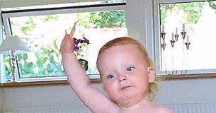 Cette mère a joué de la musique en espérant faire danser son bébé. Elle ne savait pas que son bébé avait des mouvements comme ça 