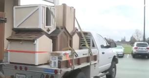 High School Students Build Doghouses For Pets Who Lost Their Homes To California Fires