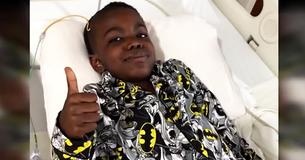 Un enfant de 8 ans se réjouit après avoir vaincu le cancer du cerveau au stade IV