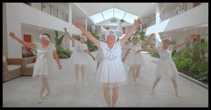 Une maison de retraite a réalisé une vidéo parodique de "Shake It Off" de Taylor Swift et nous ne sommes pas surpris que le résultat soit devenu viral