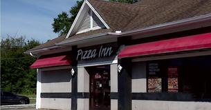 Un client du Pizza Inn Diner se plaint d'un travailleur autiste, alors le propriétaire met une affiche parfaite en guise de réponse