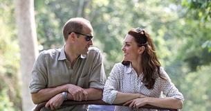 Kate Middleton en Prins William delen schattige nieuwe foto's van hun drie kinderen die samen spelen
