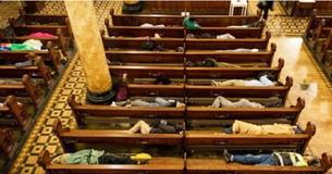 La chiesa apre le porte a 225 senzatetto  offrendo loro un luogo sicuro e caldo dove riposare ogni notte