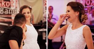Un apuesto novio besa la mano de la novia y después revela unos movimientos de baile que los invitados nunca olvidarán