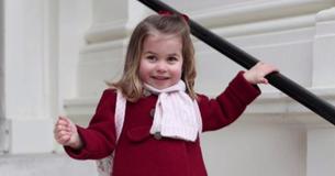 Quelle est la deuxième langue que la Princesse Charlotte parle déjà ?