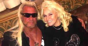 Dog The Bounty Hunter rend hommage à sa défunte épouse Beth Chapman durant son mémorial
