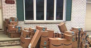 Salue la femme qui a gardé tous ses emballages  
d'amazon pour faire un prank à son mari