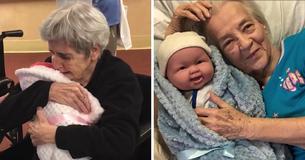 Une organisation donne des centaines de poupées pour bébés aux patients atteints de la maladie d'Alzheimer en tant que type de thérapie de réconfort