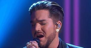 Adam Lambert rührt Cher mit seiner gefühlvollen Interpretation ihres Chart-brechenden Songs zu tränen