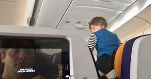 Un enfant hurle et court dans l'avion pendant un vol de 8 heures entre l'Allemagne et Newark