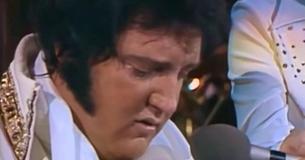 6 semaines avant de mourir, Elvis a donné l'une des meilleures performances de sa vie avec Unchained Melody