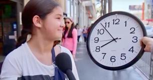 Le scuole stanno iniziando a togliere gli orologi analogici perché i bambini non sanno più leggerli