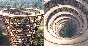 Le sentier en spirale géante qui se trouve dans le parc permet aux visiteurs de marcher au-dessus du sommet des arbres avec une vue imprenable sur les paysages du Danemark