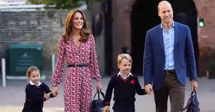 Prinses Charlotte voor het eerst naar school gebracht door ouders Kate en William waar ze samen met grote broer George naar school gaat