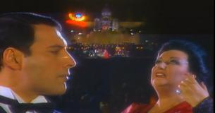 Freddie Mercury et la chanteuse d'opéra Montserrat Caballé interprètent un duo formidable de "How Can I Go On"