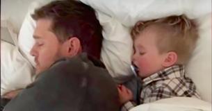 Un video di Michael Bublé ispira i genitori a riflettere sulla crescita dei loro figli