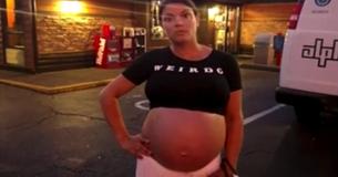 Une femme enceinte s'est vu refuser le service d'un restaurant car elle portait un crop top