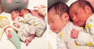 Des jumeaux ne cessent de se câliner pendant le sommeil. Ils maintiennent leur lien indestructible depuis le ventre de leur mère.