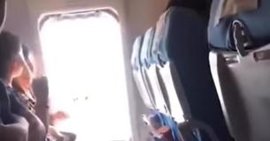 Une passagère ouvre la sortie de secours d'un avion sur une piste d'atterrissage parce qu'elle "manquait d'air"