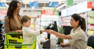 Les clients refusent d'utiliser les machines de libre-service parce qu'ils privent les gens d'emplois