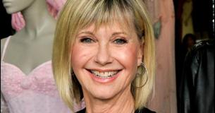La courageuse Olivia Newton-John dit qu'elle est toujours pleine d'énergie alors qu'elle lutte contre un cancer de stade quatre