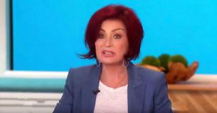 Sharon Osbourne n'est pas contente du remake de"Baby It's Cold Outside" par le duo John Legend et Kelly Clarkson 
