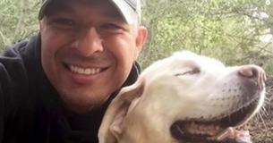 12 jaar oude blinde labrador is al 8 dagen vermist totdat de buurvrouw haar in het bos vindt