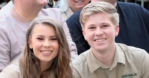 Robert Irwin, 15 ans, dit avoir été "ravi" lorsque sa grande sœur Bindi lui a demandé de l'accompagner dans l'allée pour le jour de son mariage