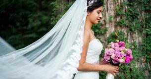 Autora de Ohio narra, en el show de Jimmy Fallow, la historia de su suegra, que asiste a su boda en un vestido de novia que encontró en una tienda de segunda mano