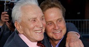 Michael Douglas annonce ses plans pour le 103e anniversaire de naissance de son père Kirk Douglas