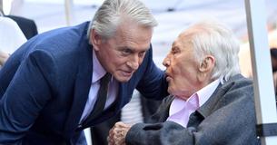 Kirk Douglas, de vader van Michael Douglas, smeekte zijn zoon om geen feestje te organiseren voor zijn 103e verjaardag