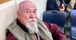 Ein Veteran wird ins Gefängnis gesteckt, weil er Graben um sein Grundstück gegraben hat, um sein Haus vor Feuern zu schützen