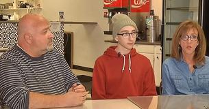 Eine Mutter, ein Vater und deren 17-jähriger Sohn kämpfen gleichzeitig gegen drei verschiedene Arten Krebs