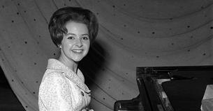 Mira a Brenda Lee interpretar su canción 'I'm Sorry' cuando tenía 15 años