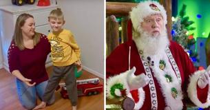 Père Noël est allé au-delà de son devoir pour un enfant aveugle et autiste lors d'une visite au centre commercial
