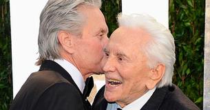 La légende hollywoodienne Kirk Douglas a 103 ans et célèbre son anniversaire avec sa famille proche