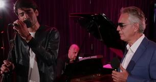 Andrea Bocelli en zijn 20-jarige zoon coveren Ed Sheeran