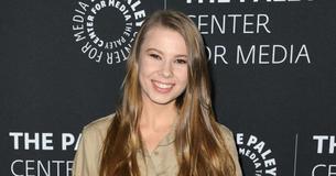 Bindi Irwin souhaite que son père soit présent dans une publication au sujet des incendies en Australie
