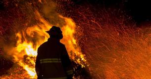 28-jarige brandweerman die in Australië stierf, laat zwangere echtgenote achter