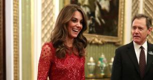 Kate Middleton porte la robe de cocktail ultime pour un événement au Bunckingham Palace