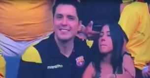 Un homme se fait larguer après avoir été filmé sur grand écran en train de donner un baiser lors d'un match de football