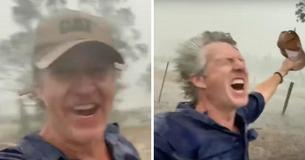 Emotioneel moment voor blije Australische boer die viert dat stortregens eindelijk op zijn kurkdroge land vallen
