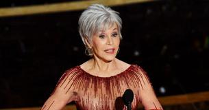 Jane Fonda trägt bei der Oscar-Verleihung ein Kleid, das 6 Jahre alt ist und gelobt, keine neuen Kleider zu kaufen, um den Klimawandel zu bekämpfen