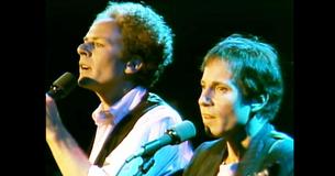 Nostalgie : La brillance de Simon et Garfunkel lorsqu'ils chantent "The Sound of Silence" en direct
