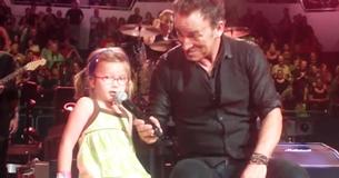 4-jarig komt op podium bij concert van Springsteen en wordt 'Jongste lid' van de E Street Band