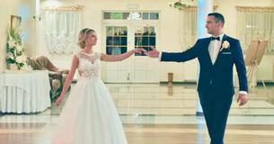 El impresionante baile de "Perfect" de una pareja hace llorar a los invitados de la boda