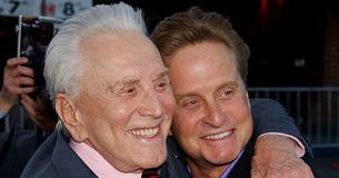 Le regretté Kirk Douglas laisse une fortune de 61 millions de dollars à une œuvre caritative. Son fils Michael Douglas ne touchera rien.