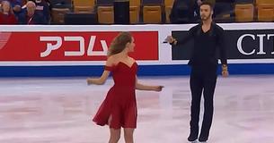 Une belle chanson commence avant que la routine émouvante de ce couple coupe les souffles