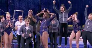Le public est ébloui par la routine d'une gymnaste de l'UCLA sur Medley de Beyoncé