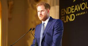 El príncipe Harry les agradece a los veteranos en el discurso previo a la salida real. "Muchos me han dicho que me cubren las espaldas".